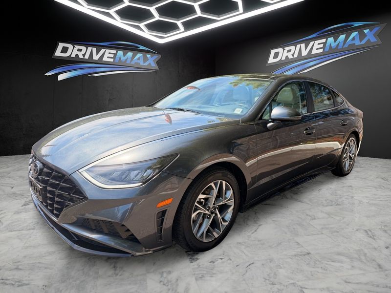 Gray 2023 Hyundai Sonata Sedan Front-Wheel Drive 8-Speed Automatic
