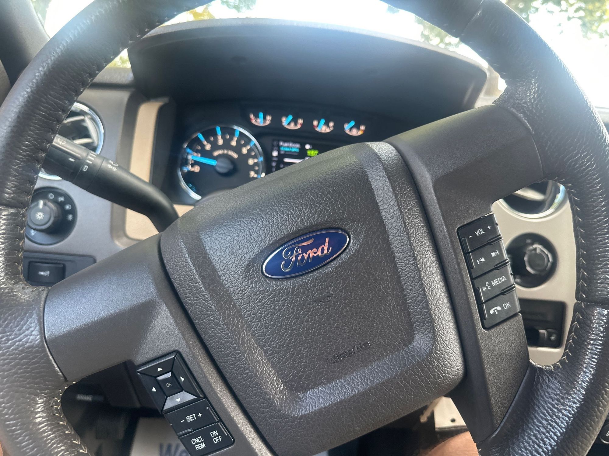 2012 Ford F-150 XLT photo 16