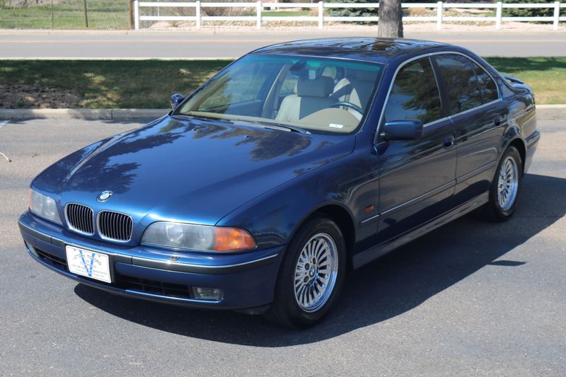 2000 BMW 540i Photos