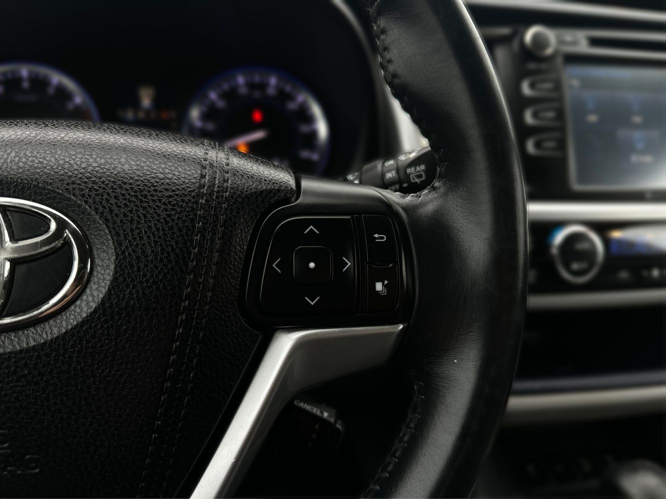 2016 Toyota Highlander XLE photo 29