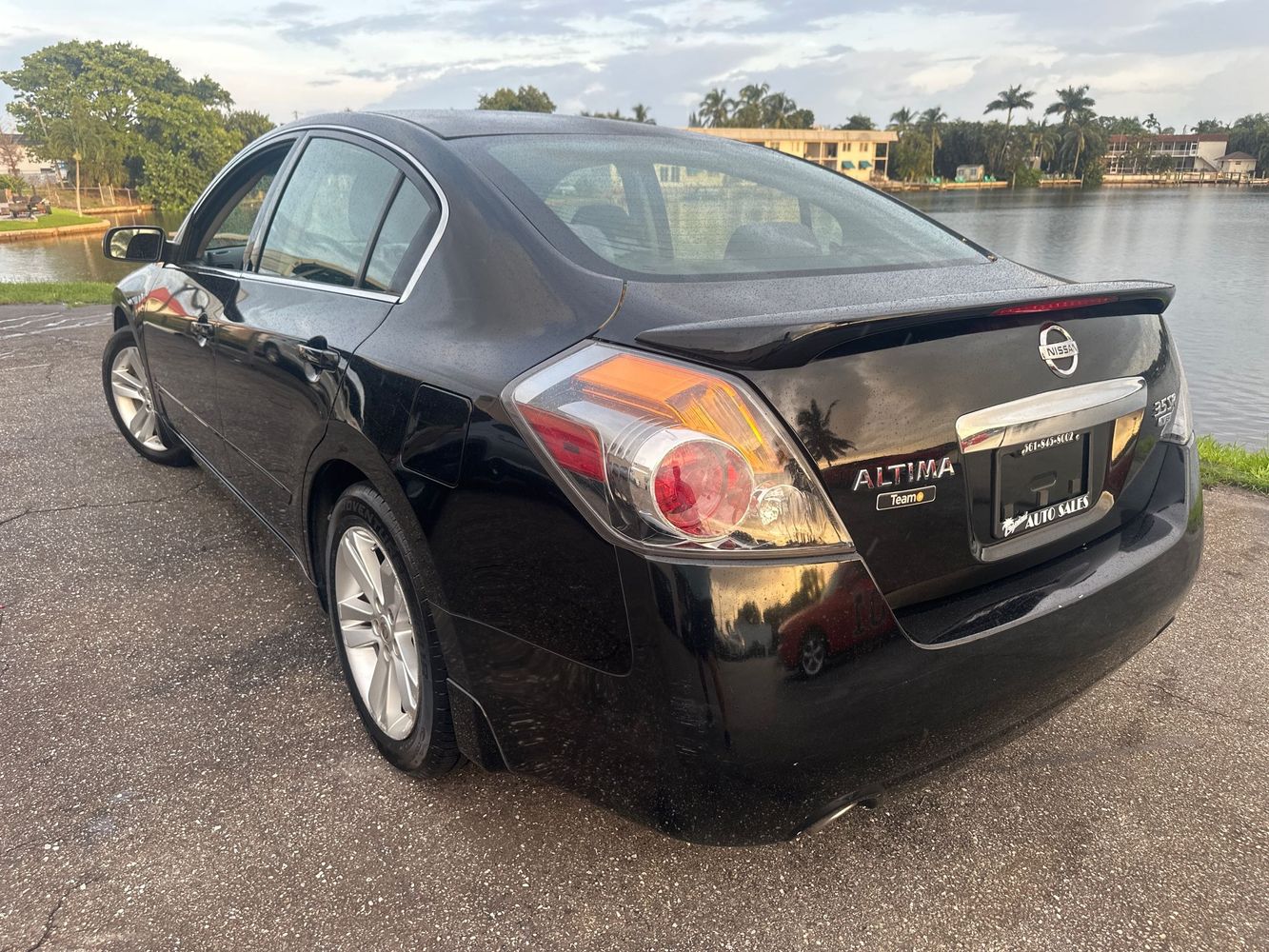 2010 Nissan Altima 3.5 SR Tropical Auto Sales