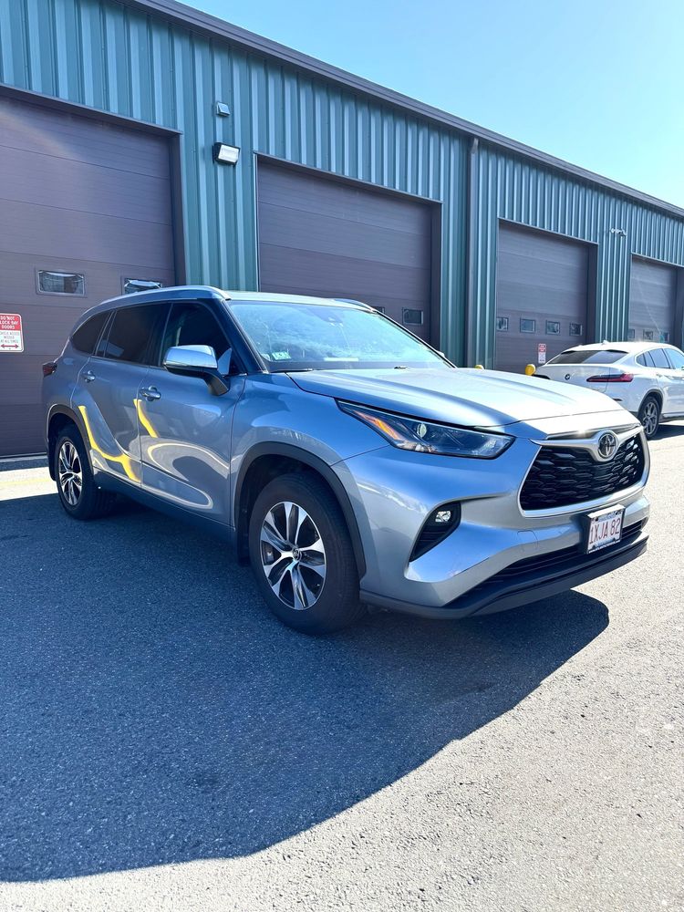 2022 Toyota Highlander XLE photo 3