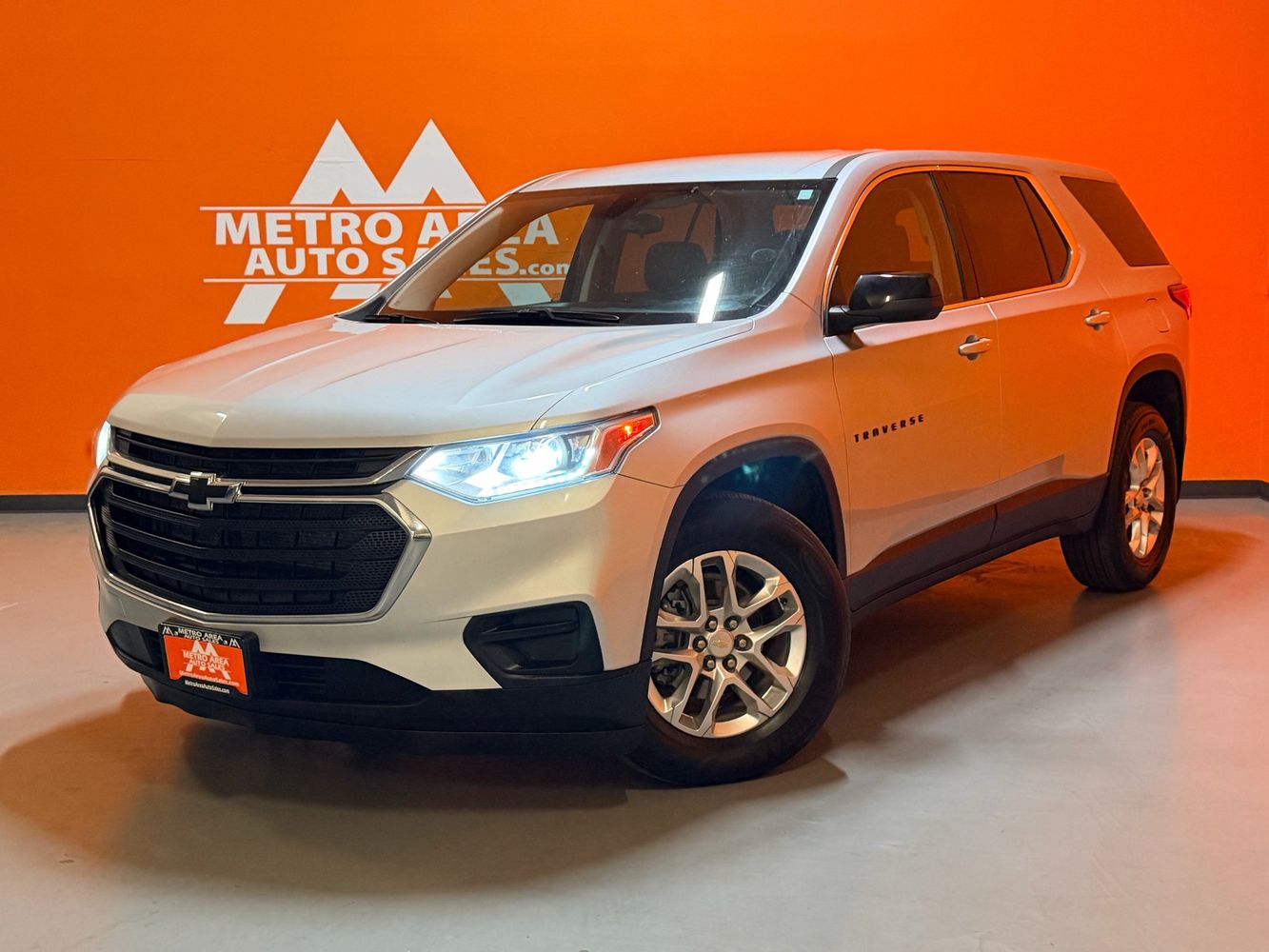 2021 Chevrolet Traverse LS photo 3