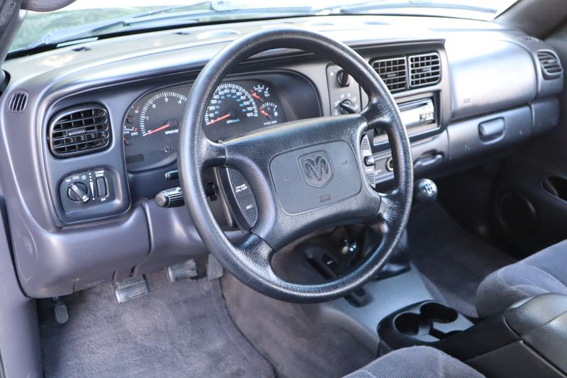 2000 Dodge Dakota Photos