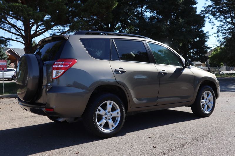 2011 Toyota RAV4 Photos