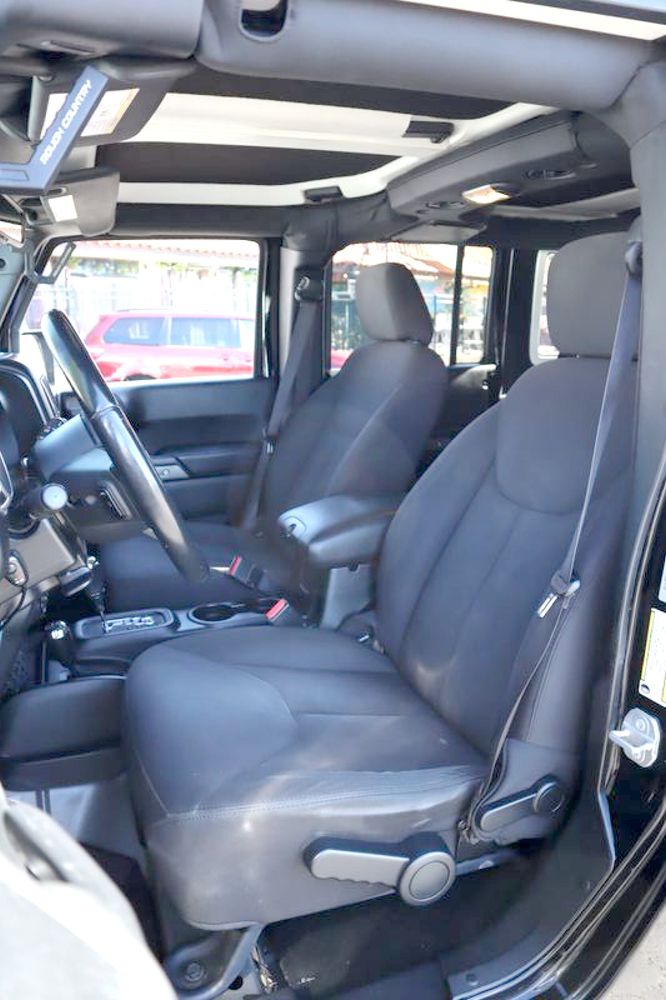 2016 Jeep Wrangler Unlimited Sport S photo 18