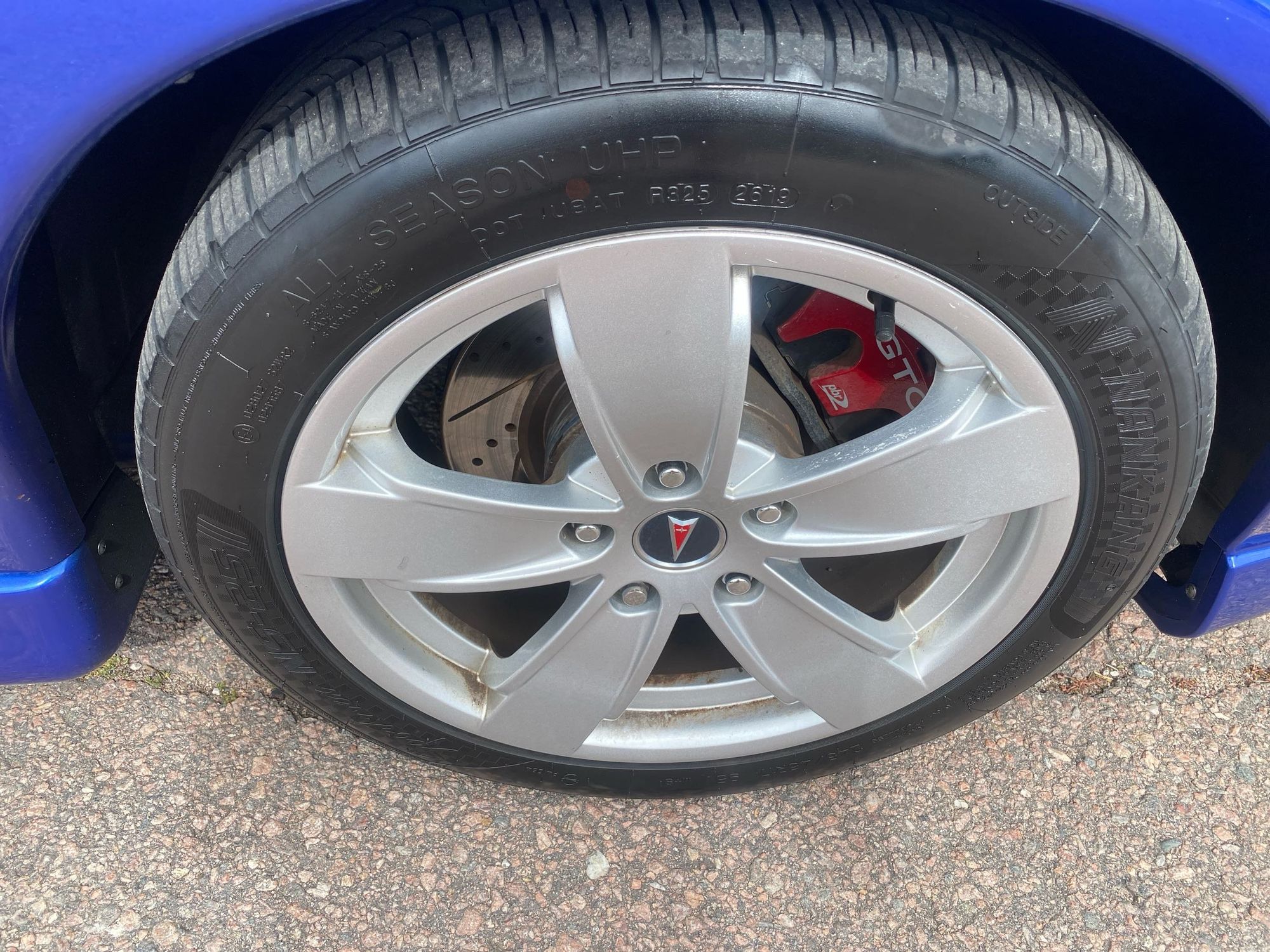 2005 Pontiac GTO photo 16