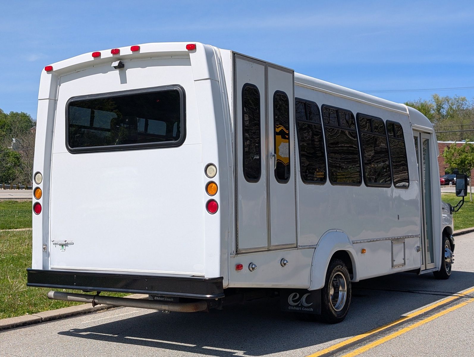 2007 Ford E-450 Cutaway 127