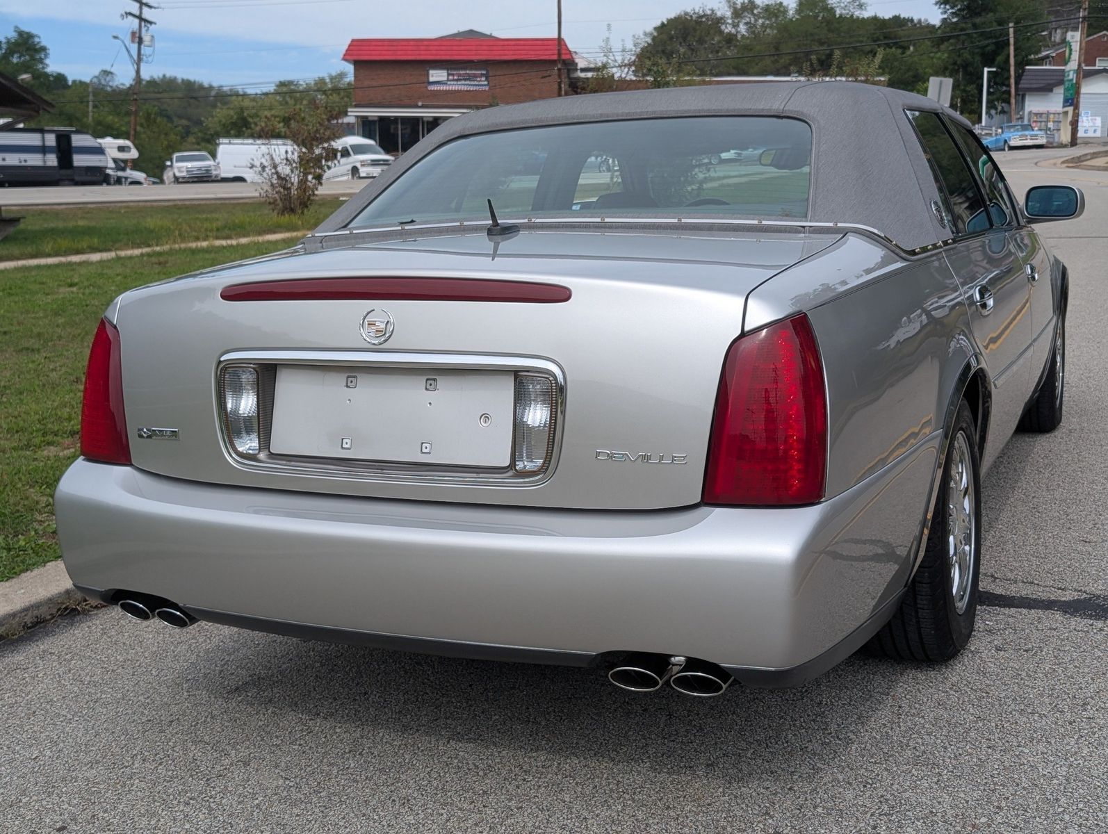2005 Cadillac DeVille 8