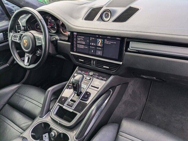 2020 Porsche Cayenne Turbo photo 26