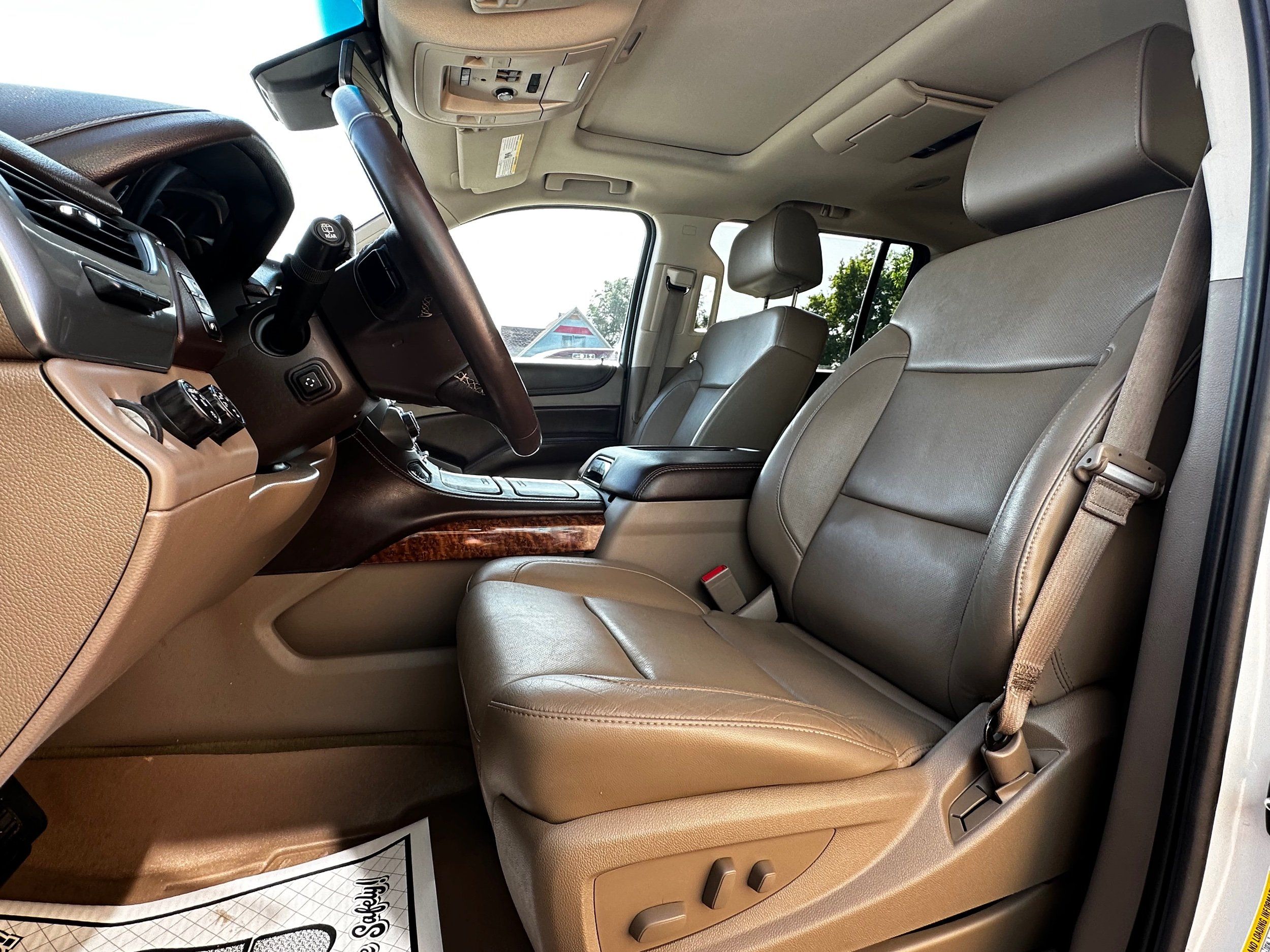 2016 Chevrolet Suburban LTZ photo 7