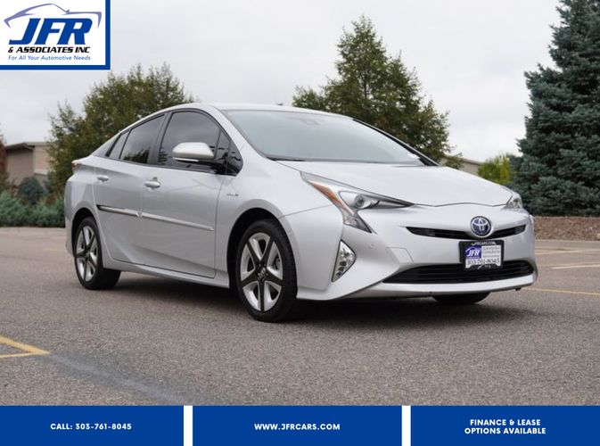 2017 Toyota Camry Hybrid XLE photo 26