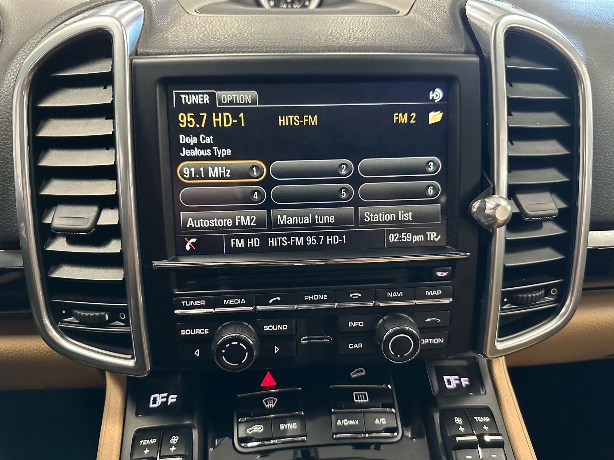 2016 Porsche Cayenne Diesel photo 3