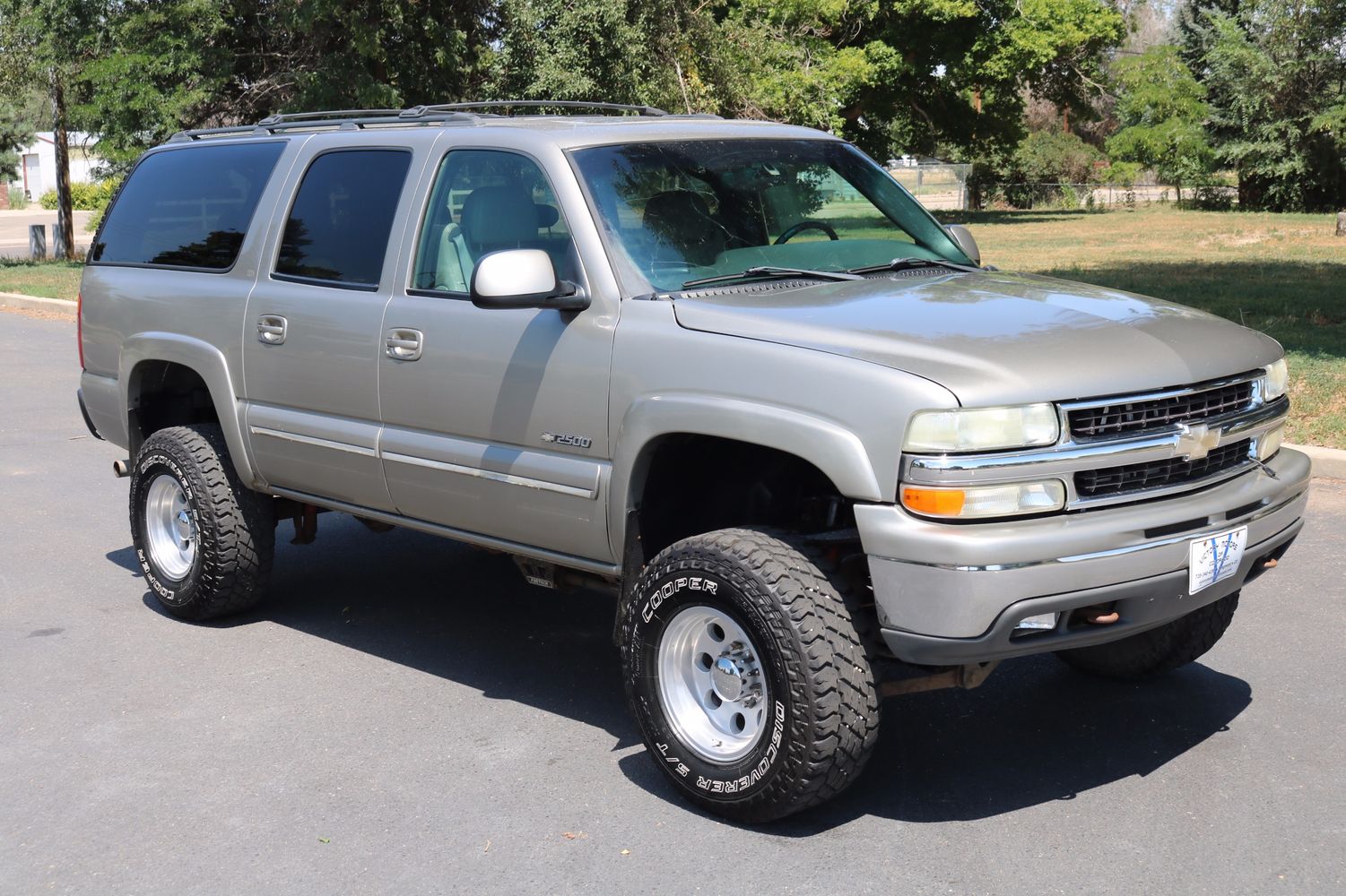 2001 Chevrolet Suburban K2500 | Victory Motors of Colorado