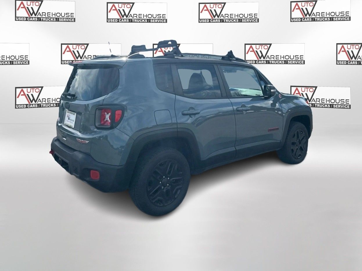 2018 Jeep Renegade Trailhawk photo 3