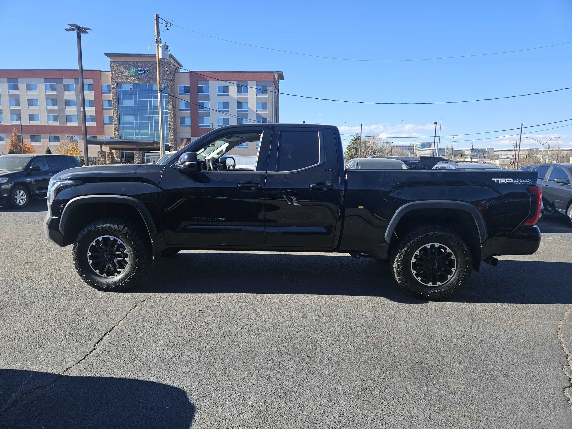 2022 Toyota Tundra SR5 photo 2