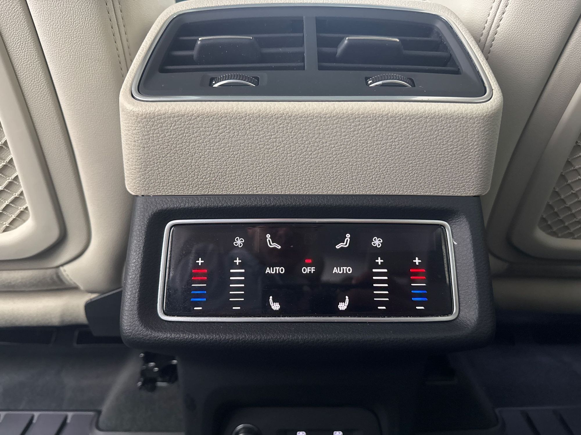 2022 Audi e-tron Premium Plus photo 18