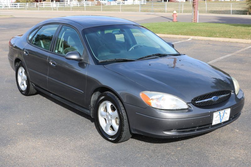 2002 Ford Taurus Photos