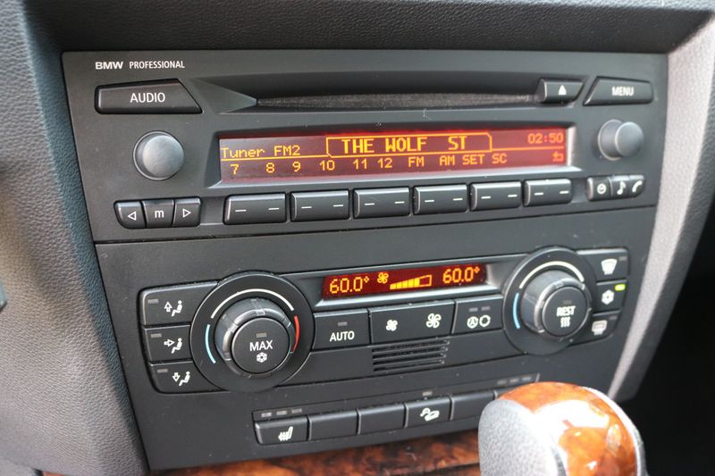 2006 BMW 330XI Photos