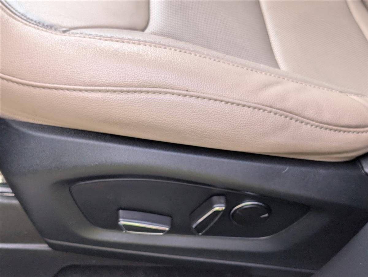 2020 Ford Explorer Hybrid Limited photo 27