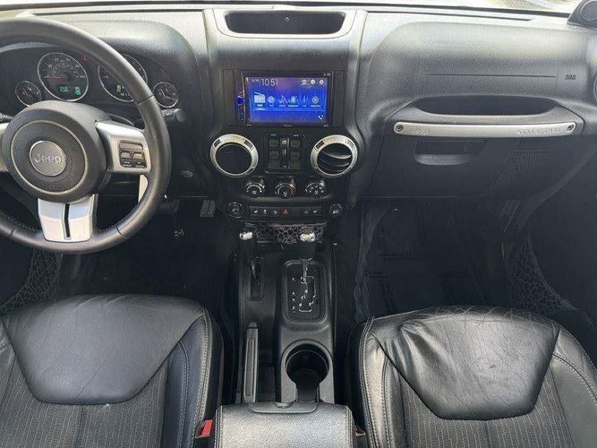 2013 Jeep Wrangler Unlimited Freedom photo 9