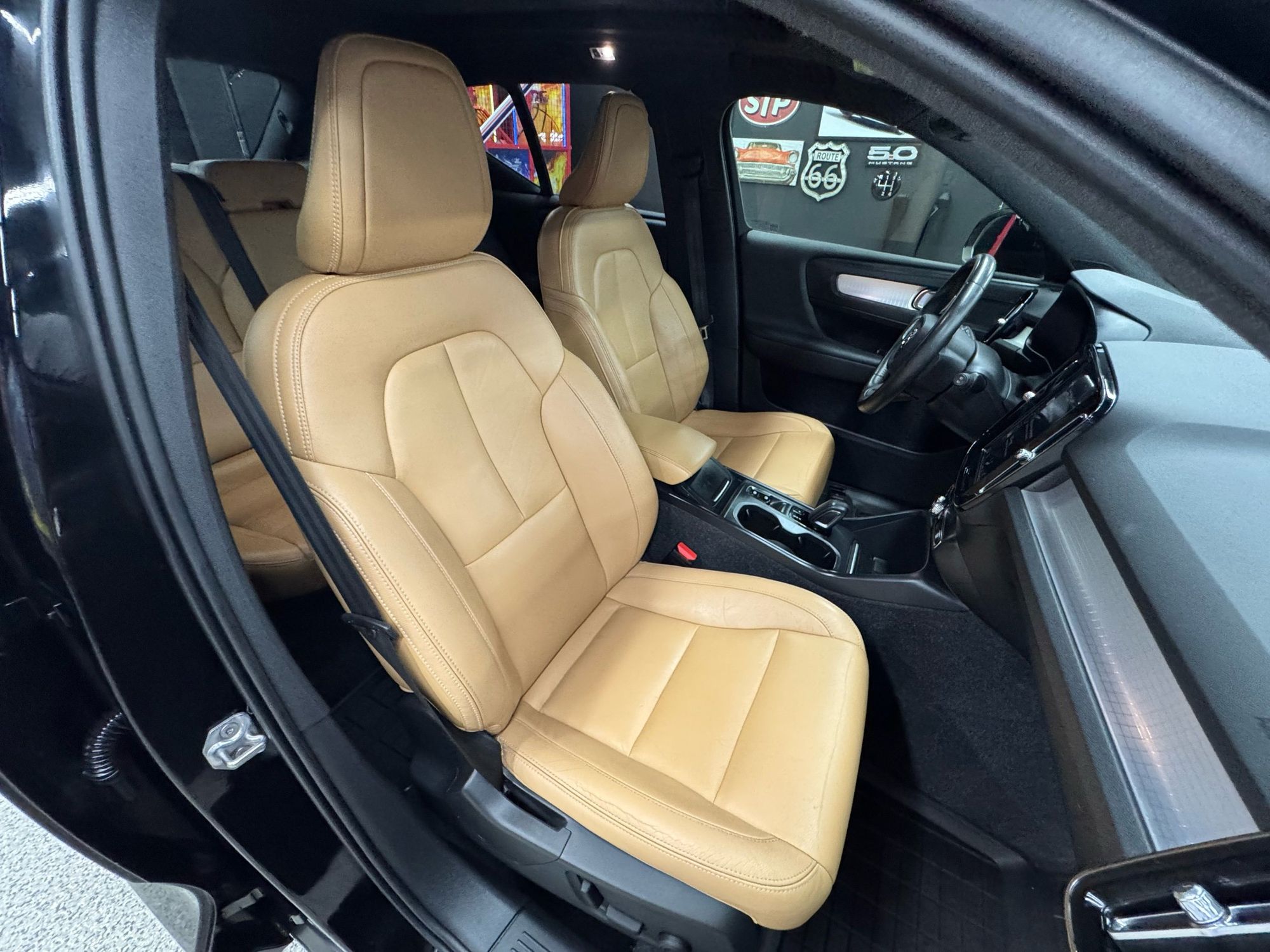 2019 Volvo XC40 T5 Momentum photo 20