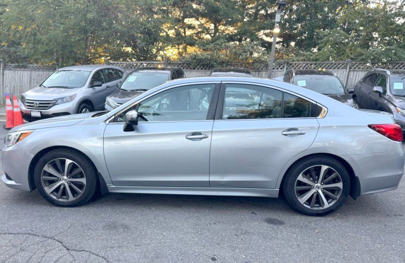 2017 Subaru Legacy 2.5i Limited photo 4