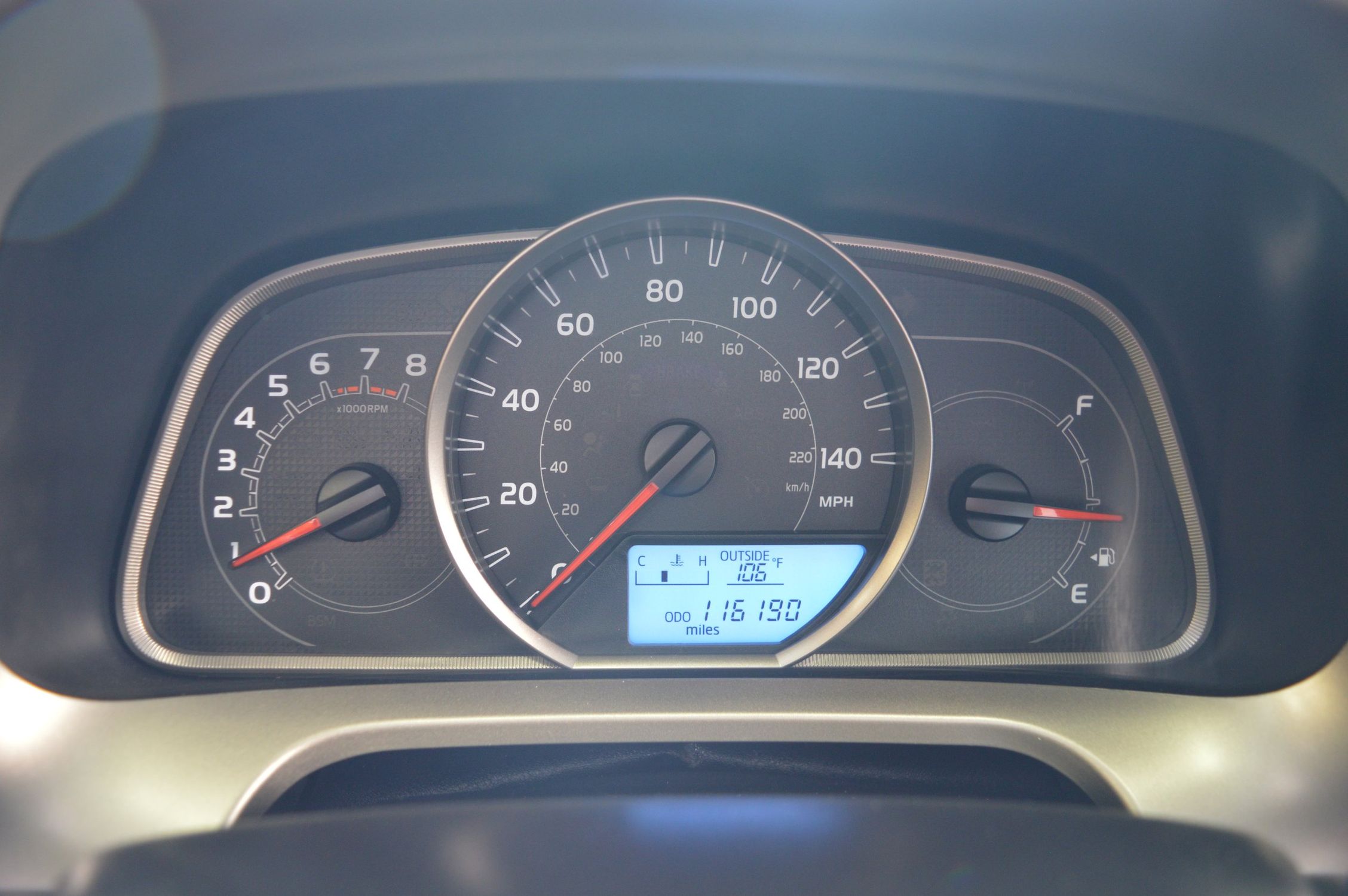 2015 Toyota RAV4 XLE photo 24