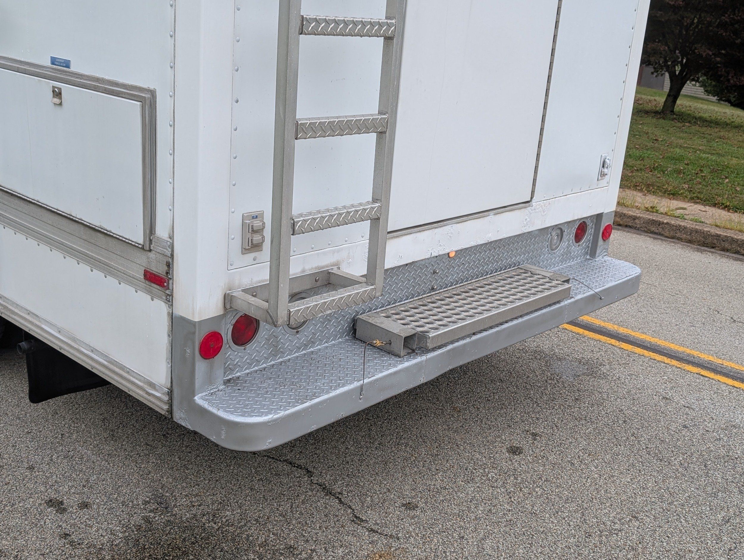 2000 Ford F-550 photo 43