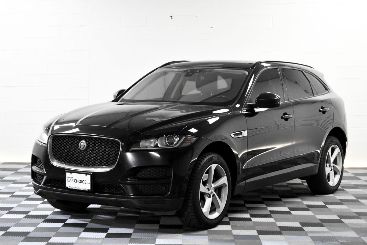 2018 Jaguar F-PACE Premium's photo