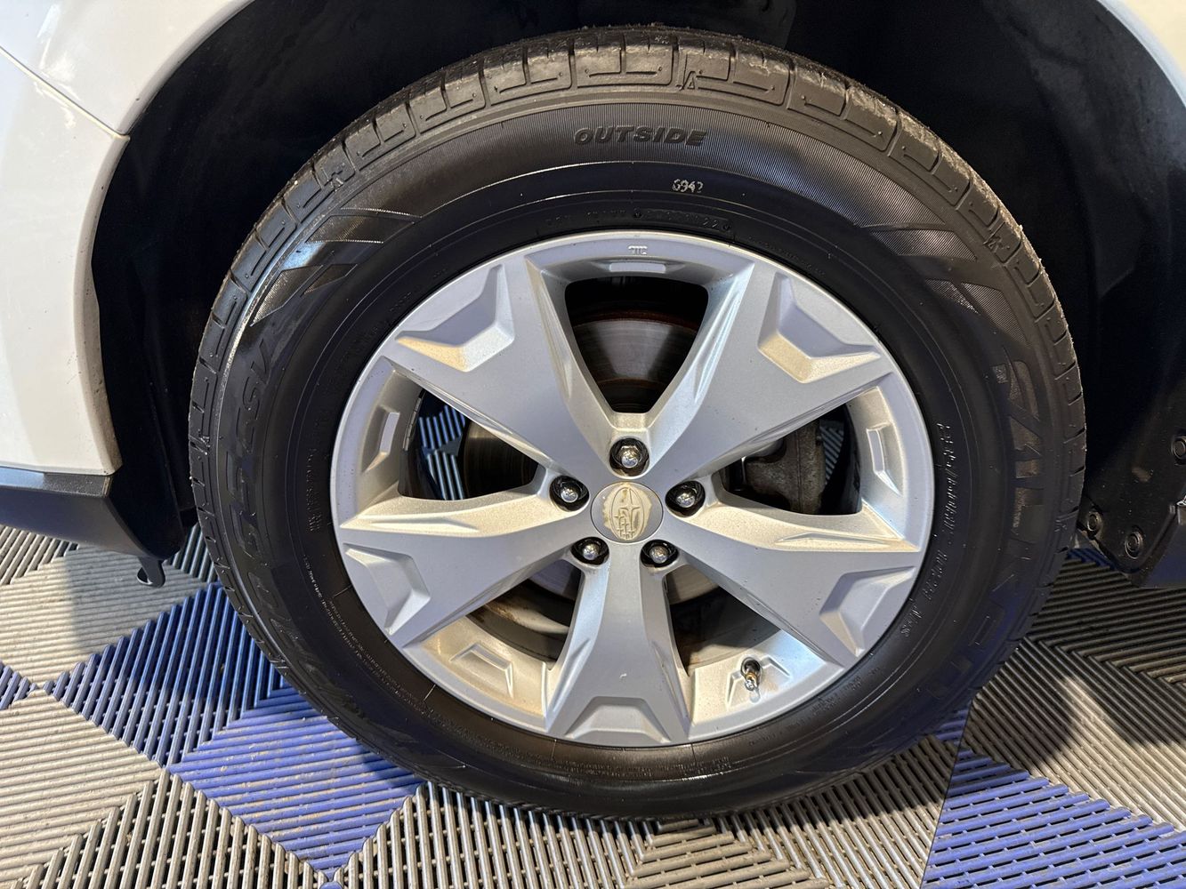 2014 Subaru Forester 2.5i Premium photo 15