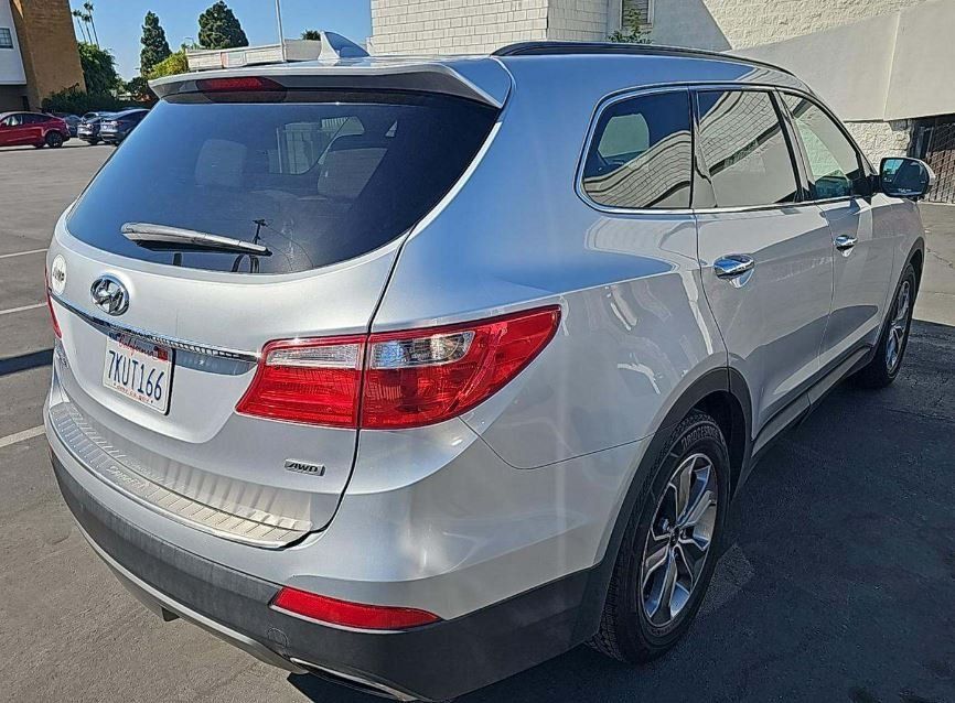 2014 Hyundai Santa Fe GLS photo 4