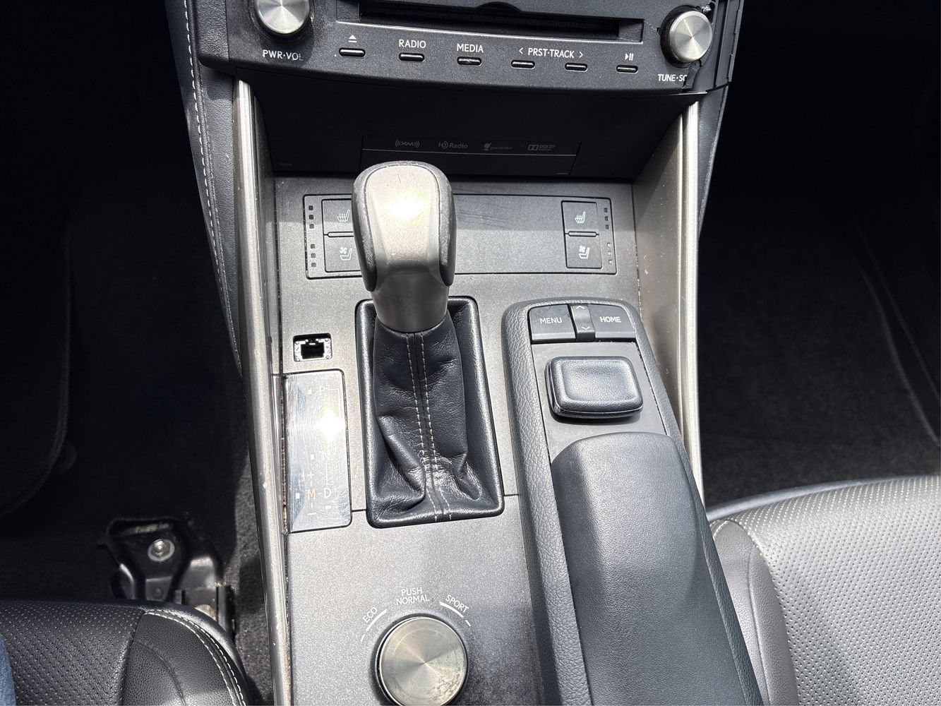 2016 Lexus IS 300 - Photo 21