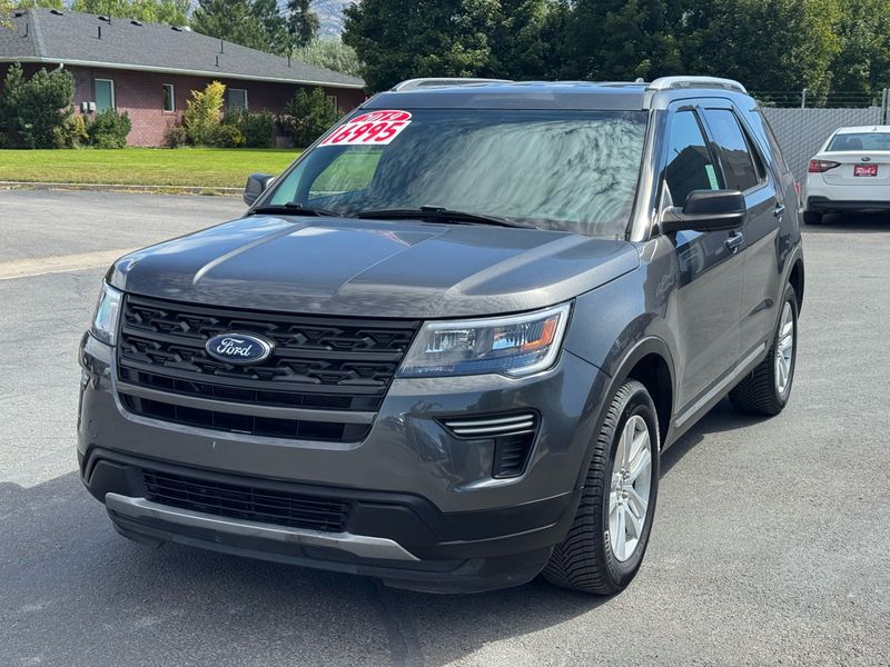 2019 Ford Explorer — XLT, photo 1 of 17