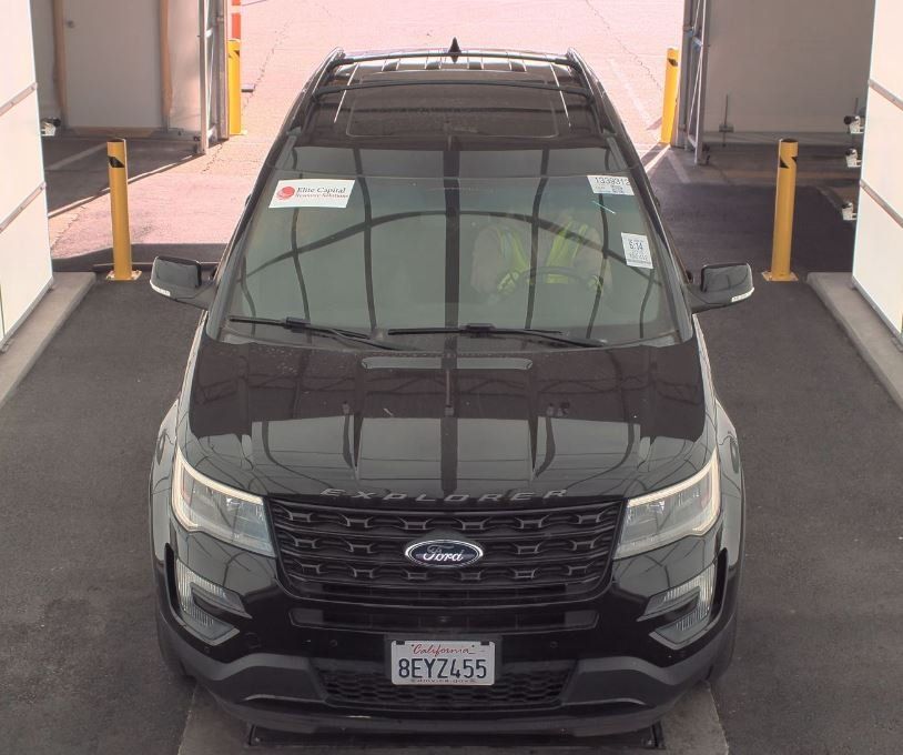 2016 Ford Explorer Sport photo 14