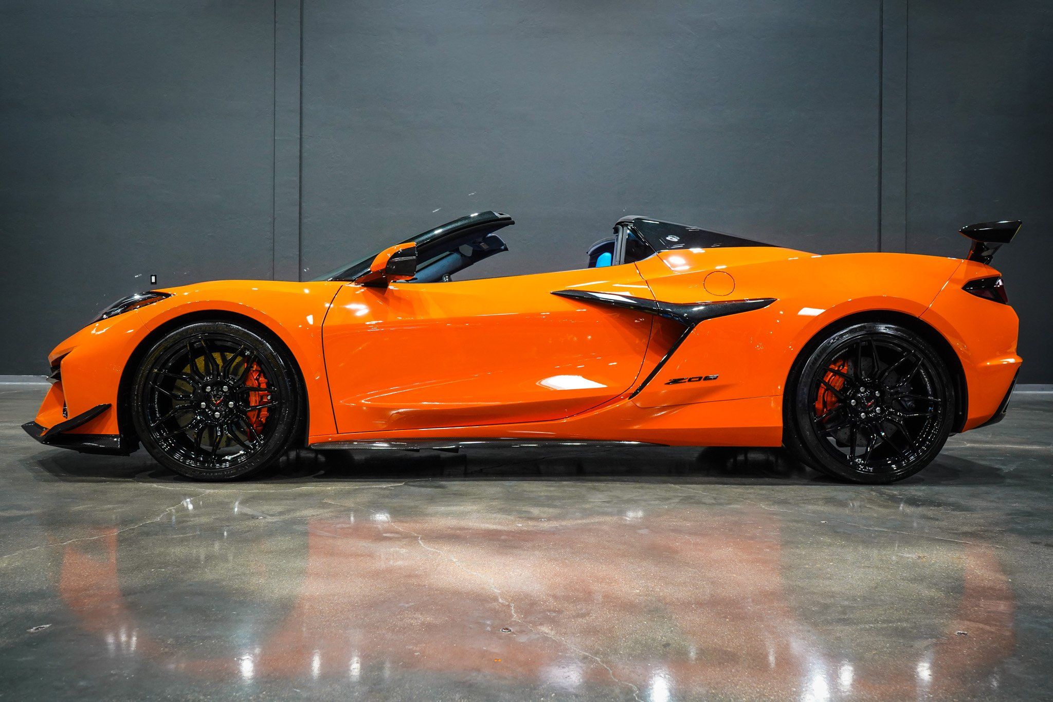 2024 Chevrolet Corvette Z06 3LZ Z07 Convertible photo 2