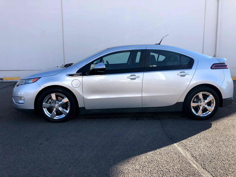used 2012 chevy volt range
