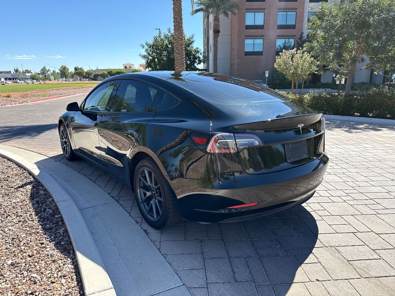2021 Tesla Model 3 Standard Range Plus photo 4