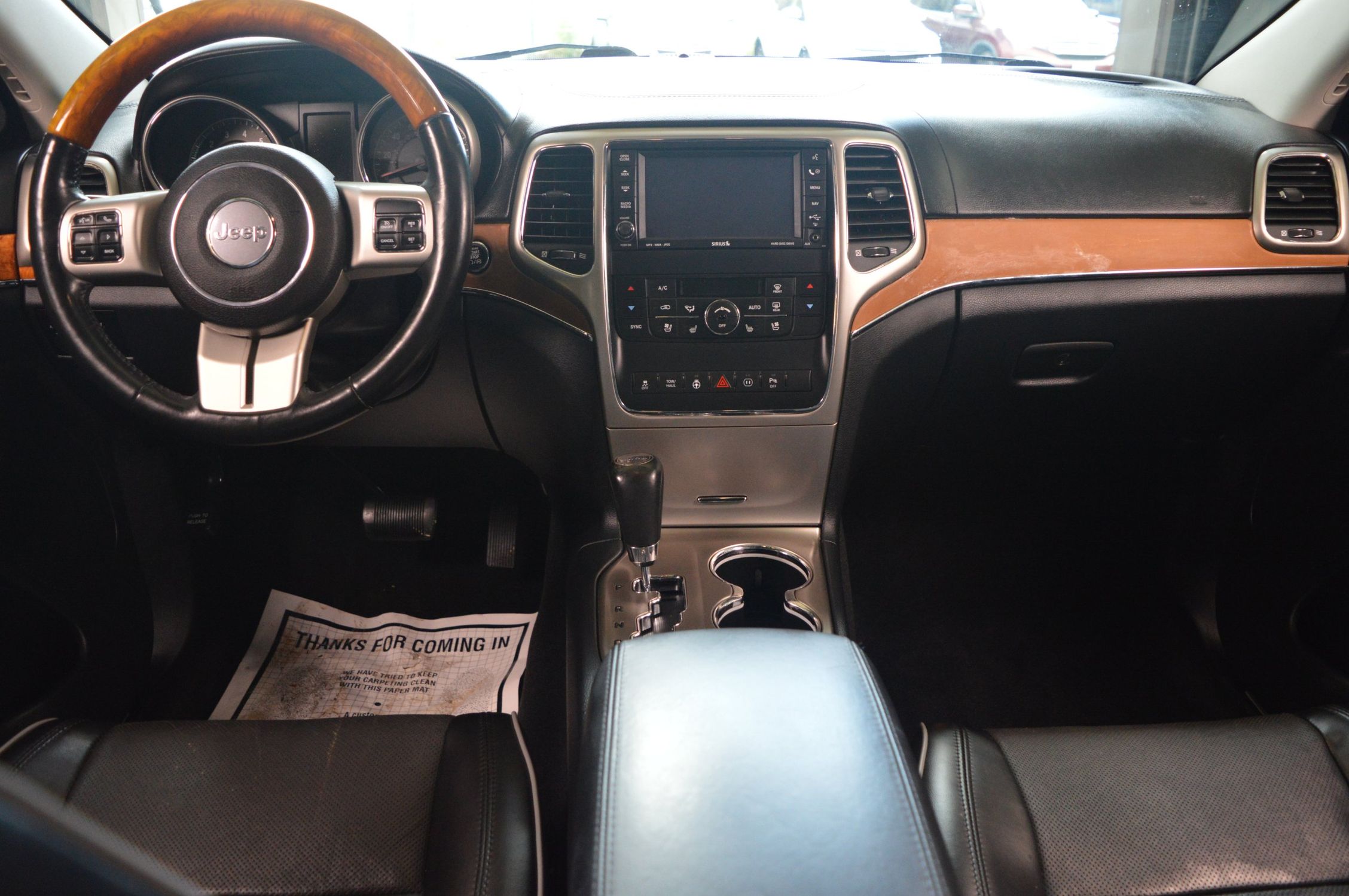 2011 Jeep Grand Cherokee Overland photo 23
