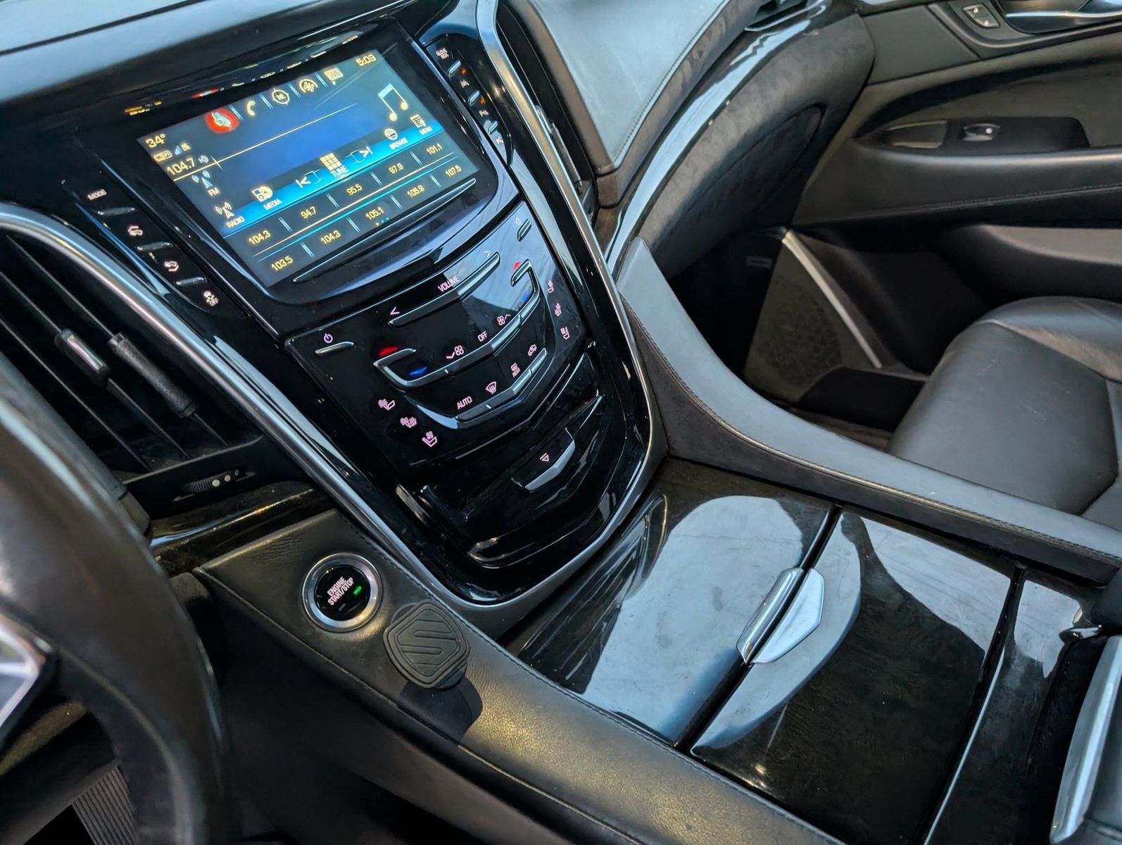 2019 Cadillac Escalade ESV 30