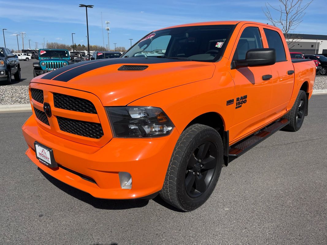 2019 RAM 1500 Classic Express Crew Cab 4x4 5'7's photo