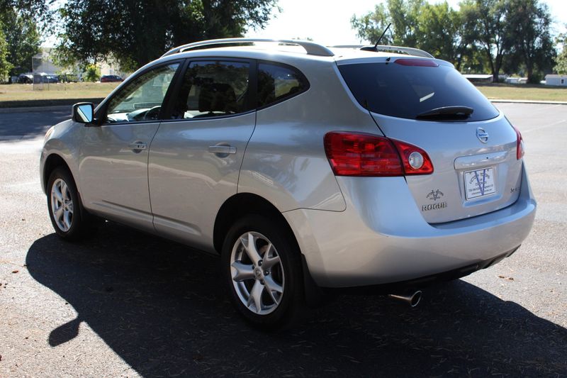 2008 Nissan Rogue Photos