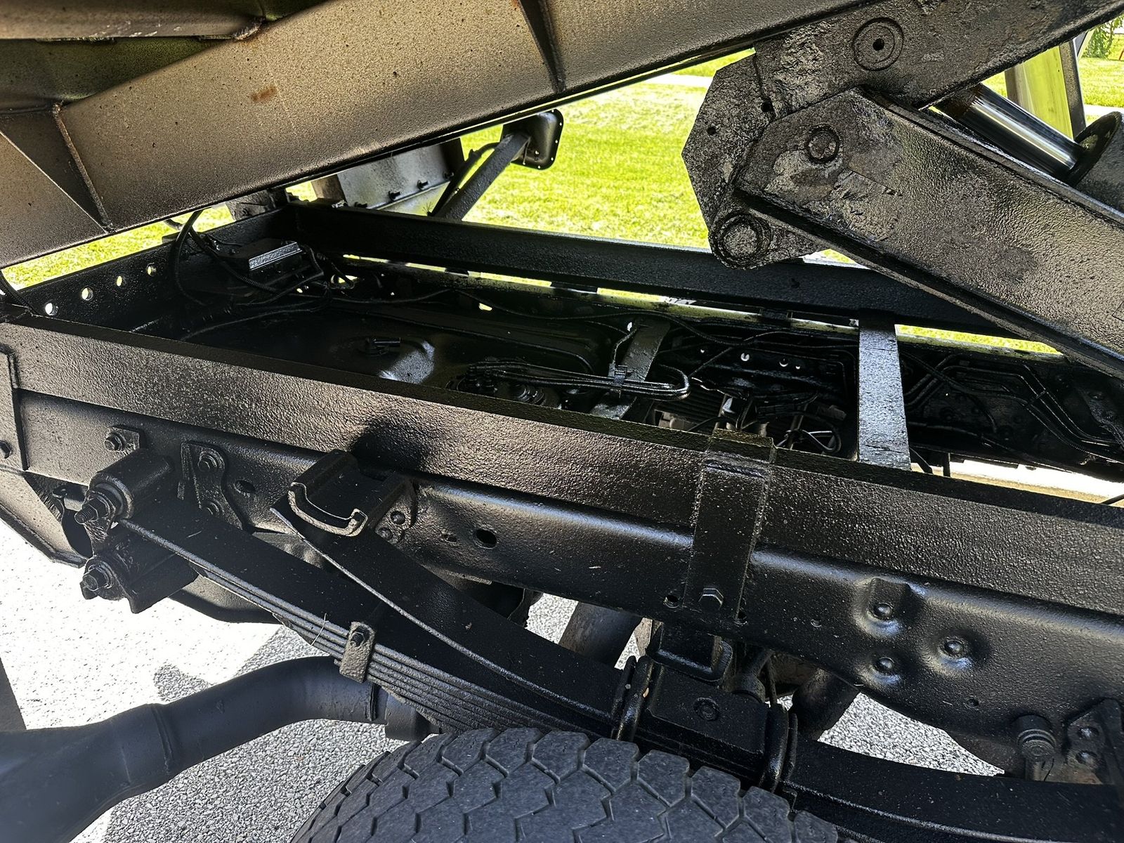 2014 Ford F-550 Chassis 24