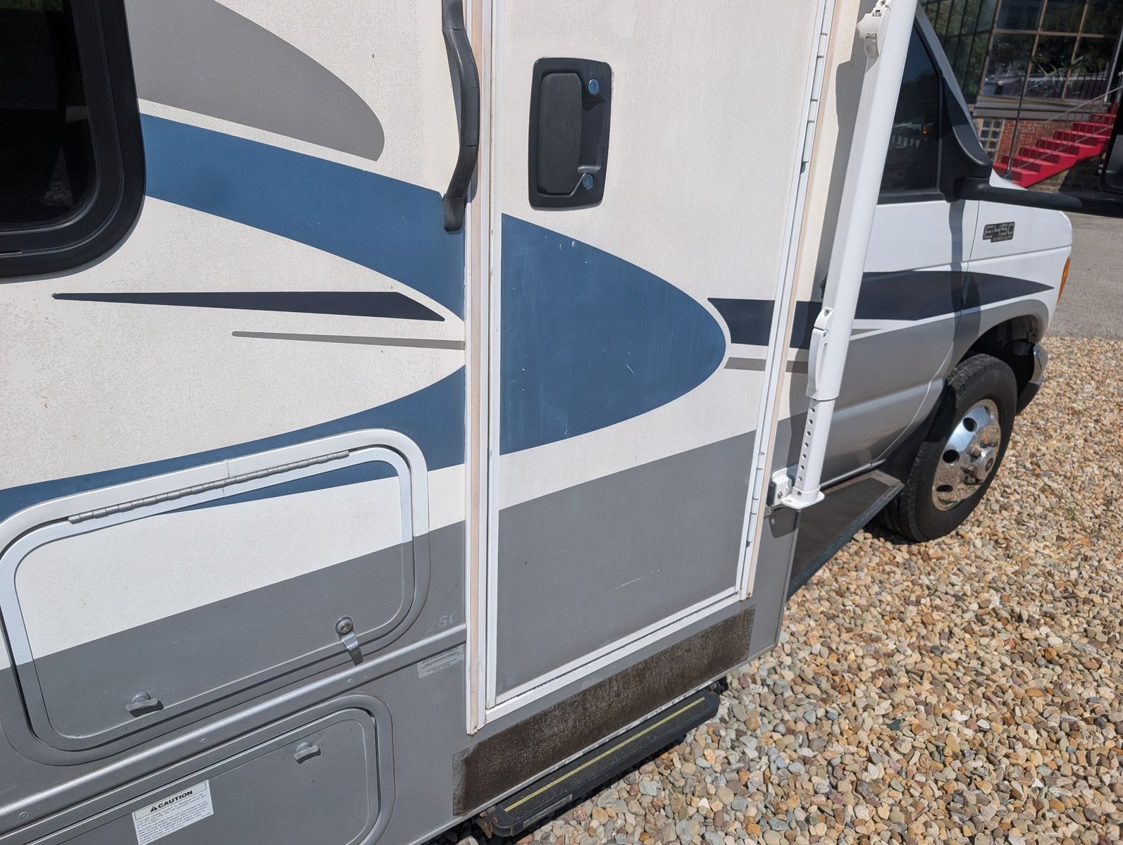 2004 Ford E-Series Chassis 68