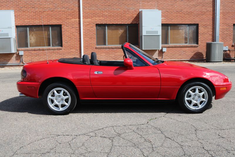 1994 Mazda MX-5 Miata Photos