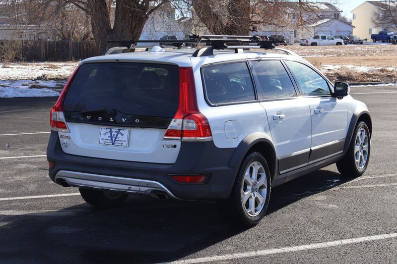 2016 VOLVO XC7 Photos
