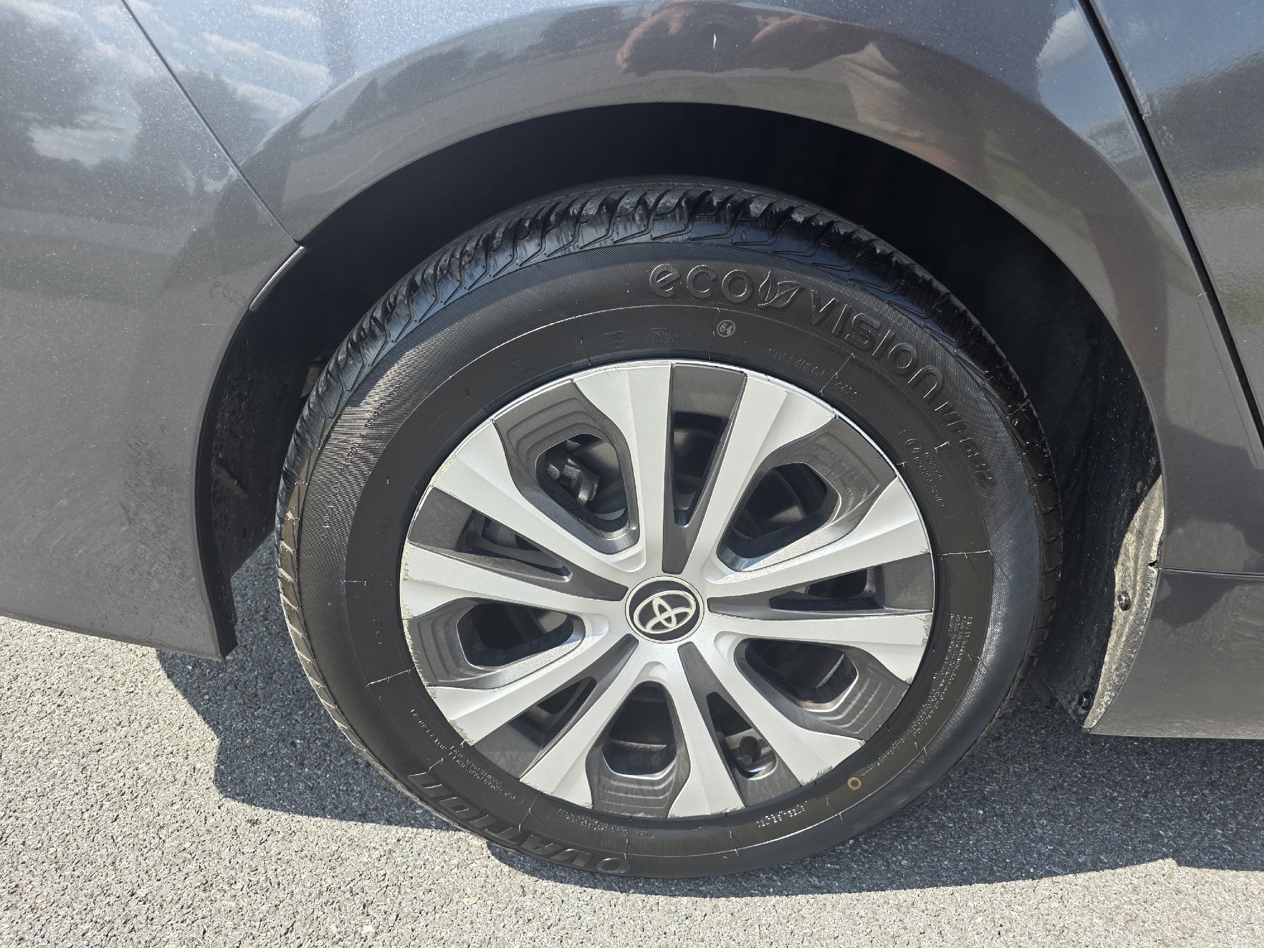 2022 Toyota Prius Prime XLE photo 28