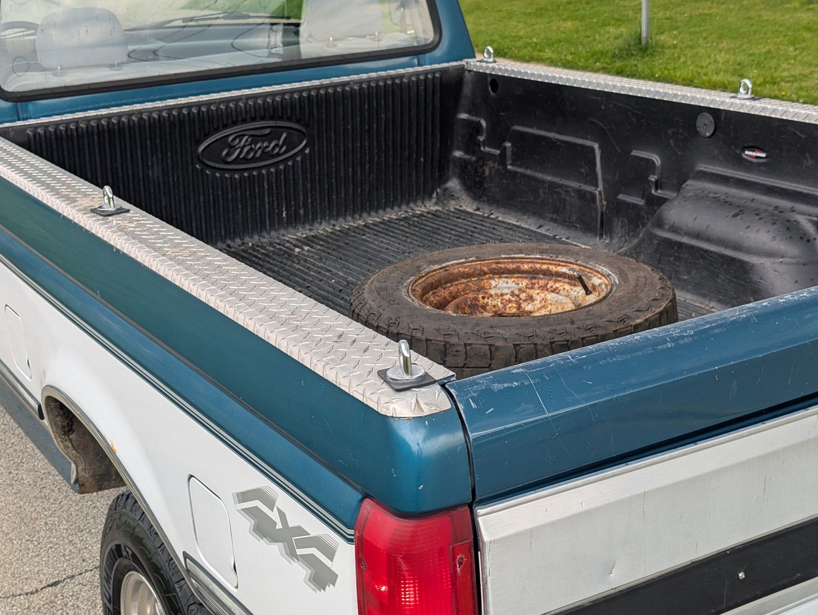 1995 Ford F-250 41