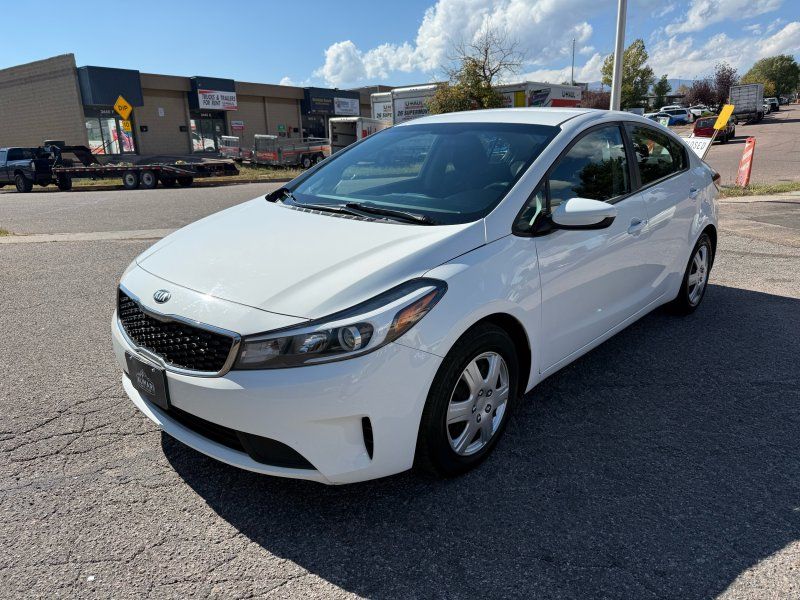 2017 Kia Forte LX Base photo 3
