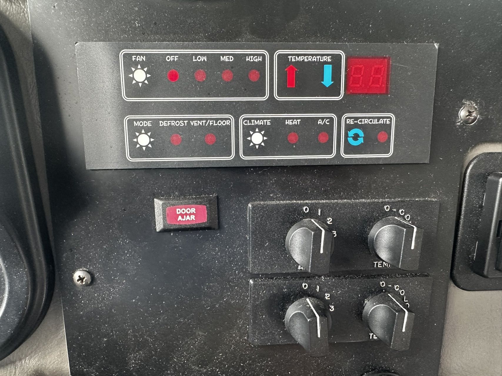 2018 Freightliner Glaval Legacy FA1034 31